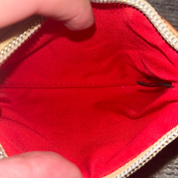 Dooney & Bourke White and Black Wristlet - Picture 5 of 7